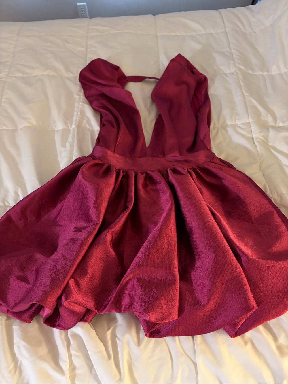 Selfie Leslie Deep V Bubble Skirt Dress in Magenta